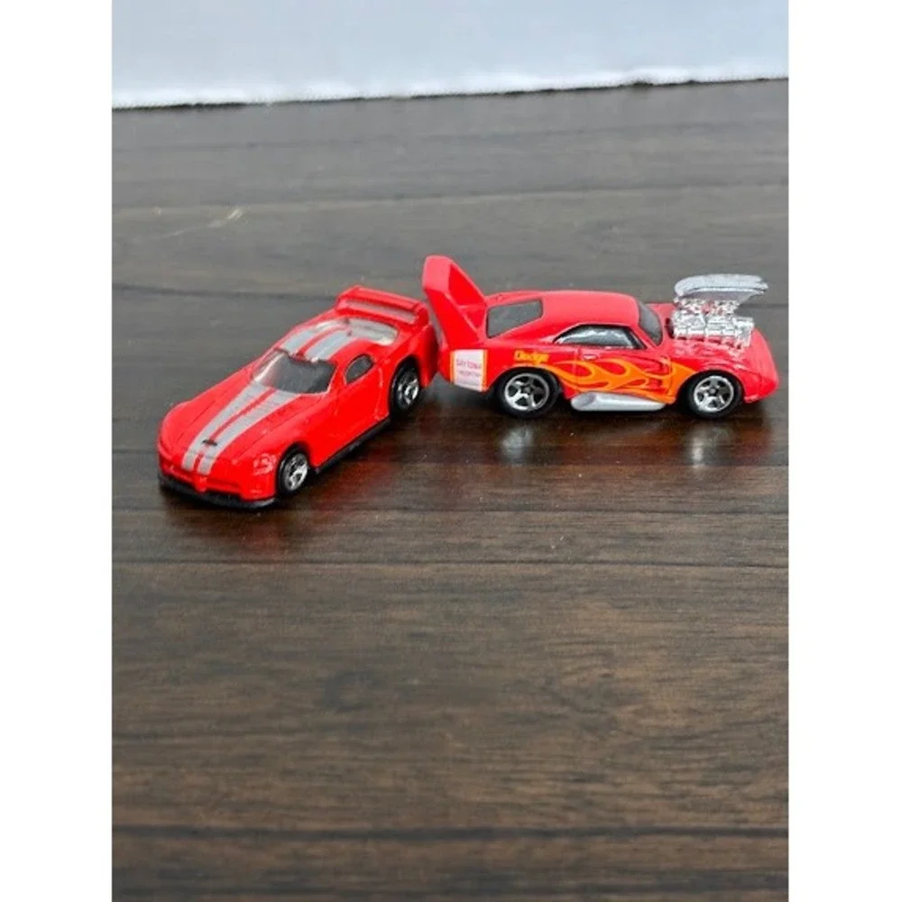 Hot Wheels Dodge Daytona Custom Flame & Dodge Viper GTS-R Red Diecast Car Lot